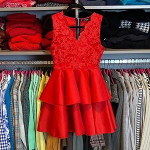 Chic Me red sleeveless exposed back zipper lace bodice dress size M NWT